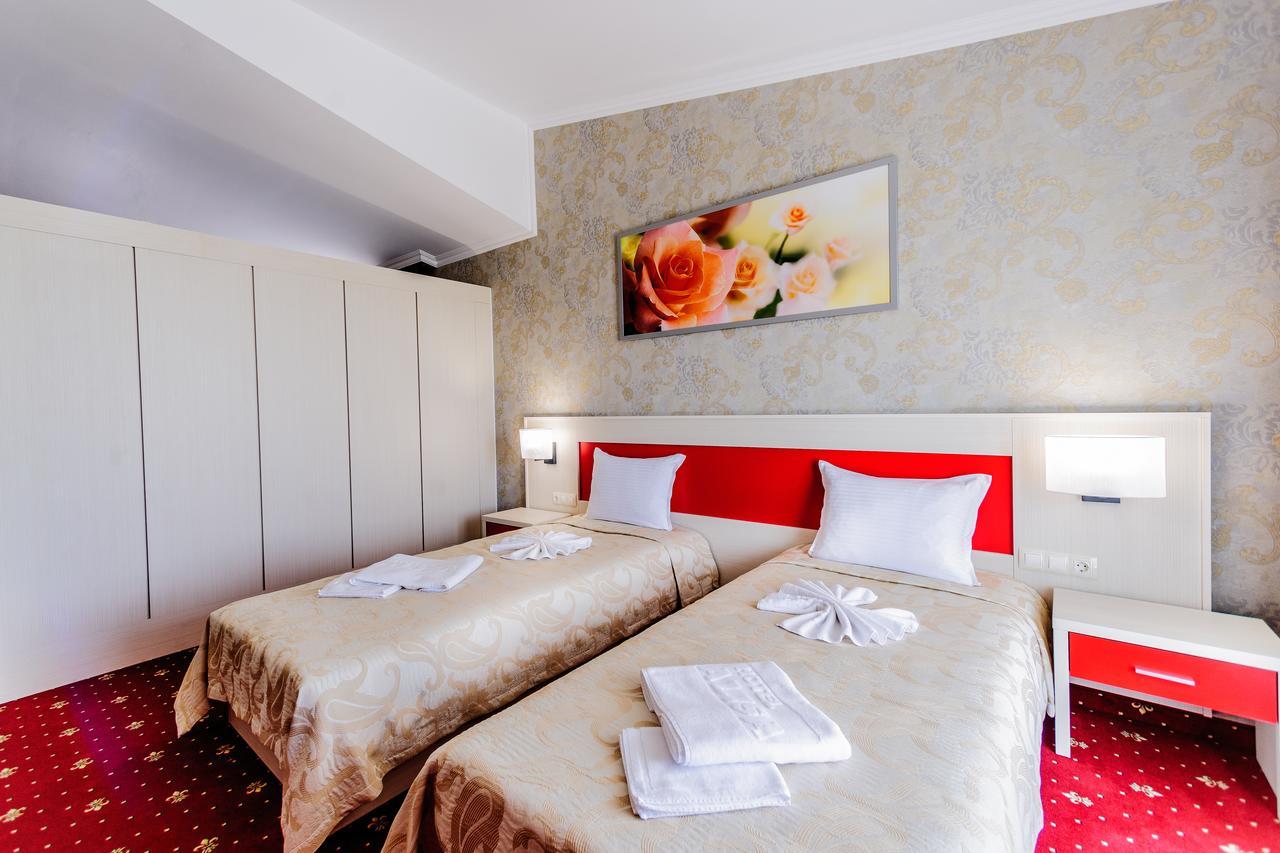 Hotel Alisa Pavel Banja Exteriör bild